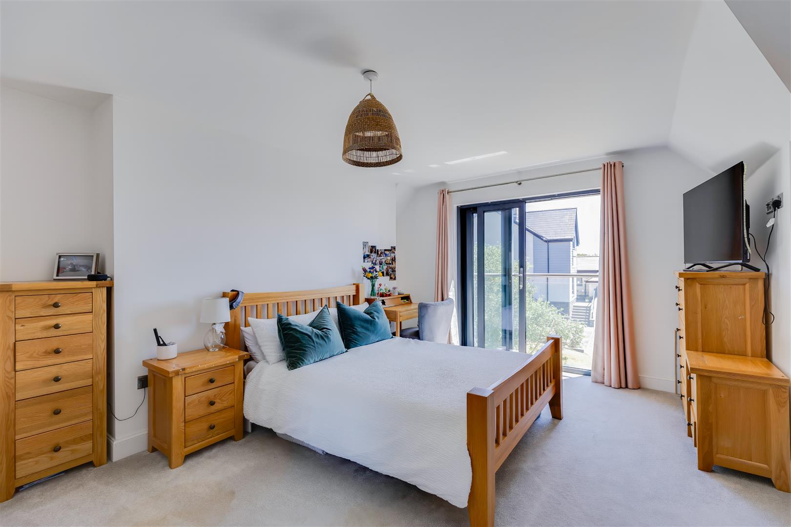Craig Yr Eos Avenue, Ogmore by Sea, Vale of Glamorgan, CF32 0PF